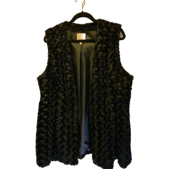 Sejour Faux Fur Vest - Picture 1 of 9